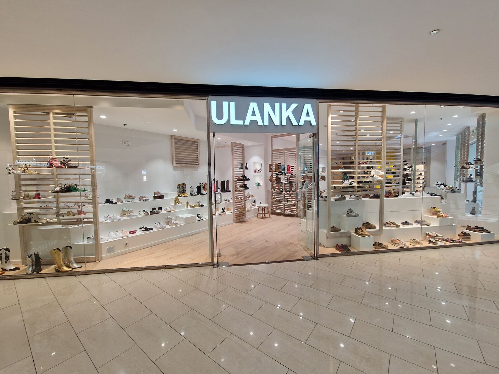 Ulanka store front